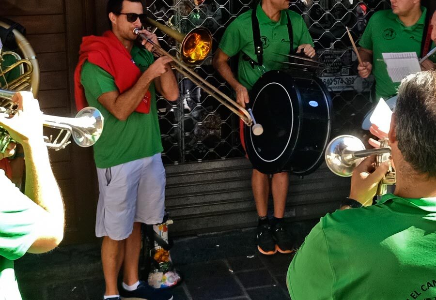 musica en la calle por navidad